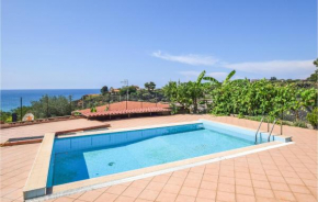 Stunning apartment in Ricadi with Outdoor swimming pool, WiFi and 2 Bedrooms